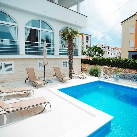 Apartments Sun Dance Novalja Bagian luar foto