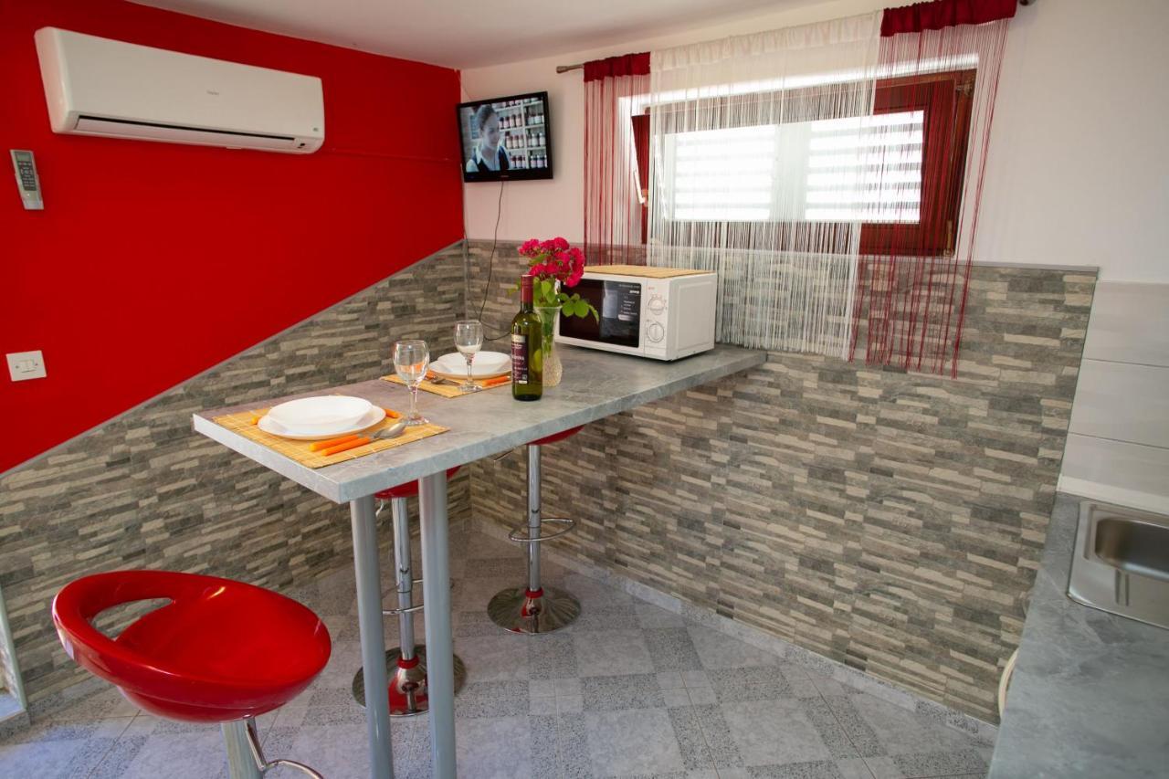 Apartments Sun Dance Novalja Bagian luar foto