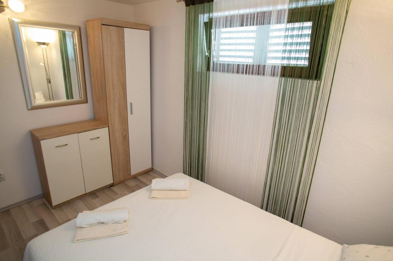 Apartments Sun Dance Novalja Bagian luar foto