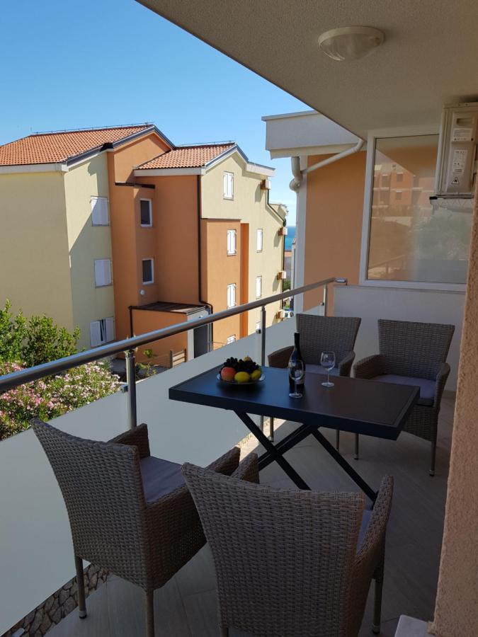 Apartments Sun Dance Novalja Bagian luar foto