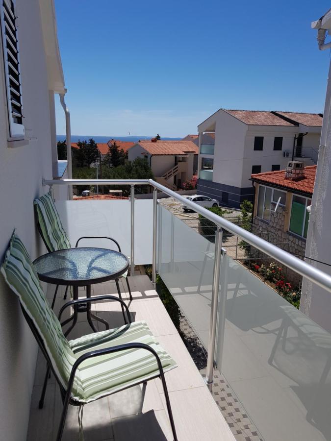 Apartments Sun Dance Novalja Bagian luar foto
